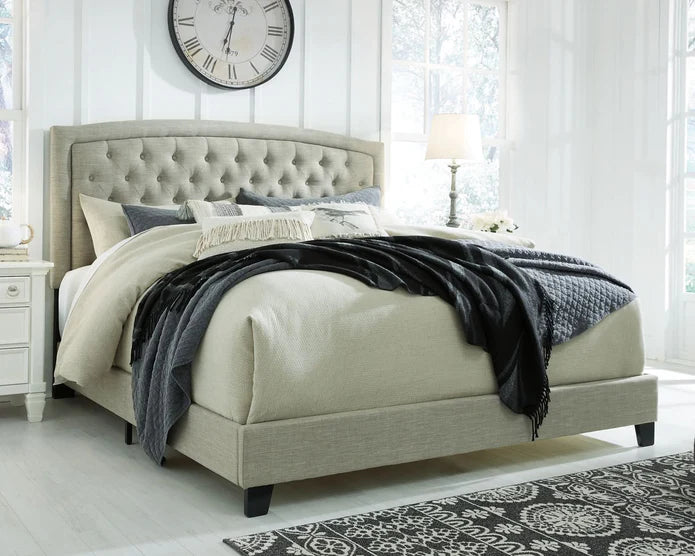 B090-781  Jerary Queen Upholstered Bed