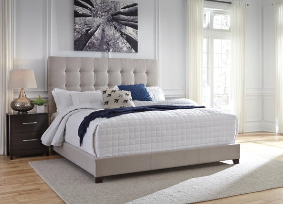 Dolante Upholstered Bed - Walo Furniture (Chicago, Illinois)