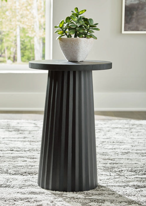 Ashley Express - Ceilby Accent Table - Walo Furniture