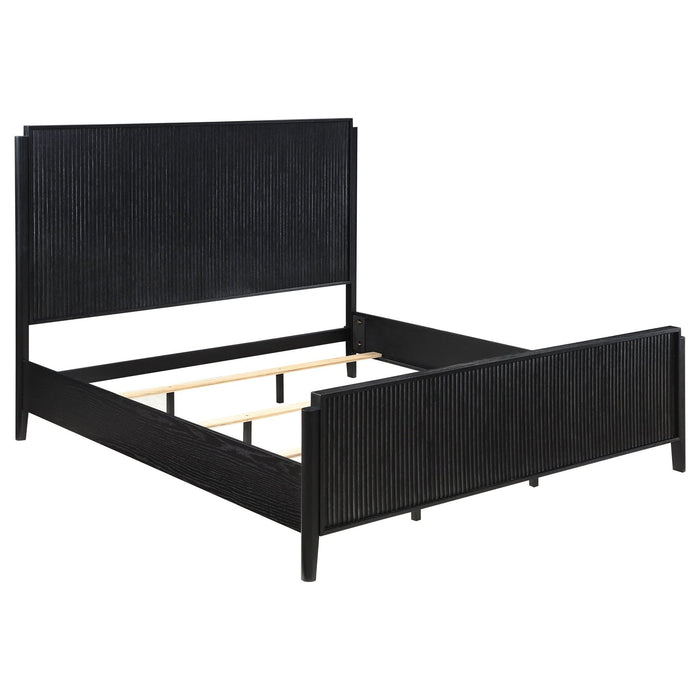 Brookmead 4 - piece California King Bedroom Set Black - Walo Furniture