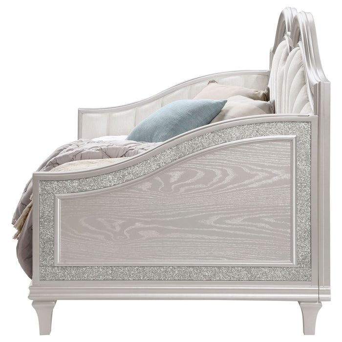 Evangeline Upholstered Twin Daybed Silver Oak - Walo Furniture