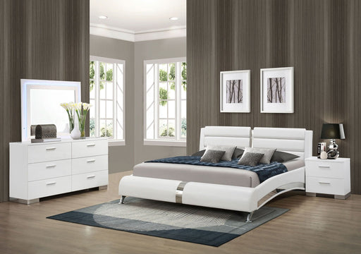 Jeremaine 4 - piece Eastern King Bedroom Set White - Walo Furniture